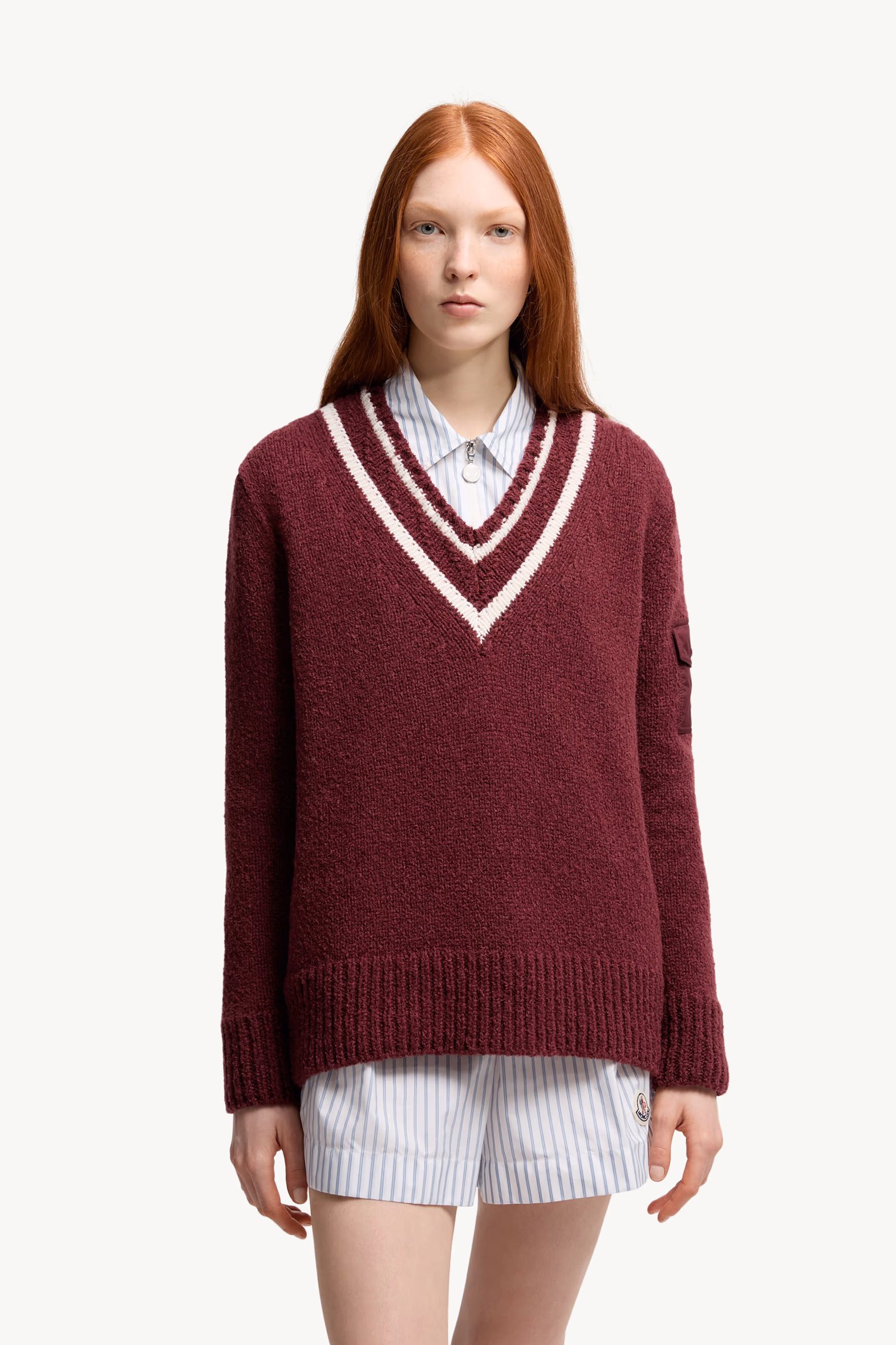 Pull matelassé en coton et laine mélangés à col en V Femmes Bordeaux Moncler 3